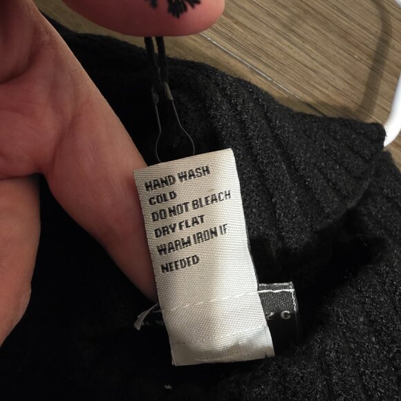 Rain + Rose Mock Neck Boxy Sweater NWT Black XL - Picture 9 of 10